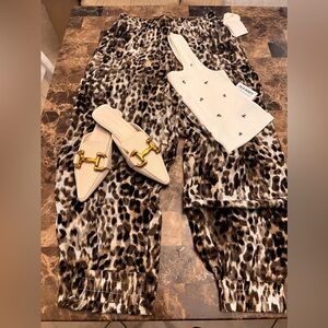 Leopard 🐆 joggers size Small